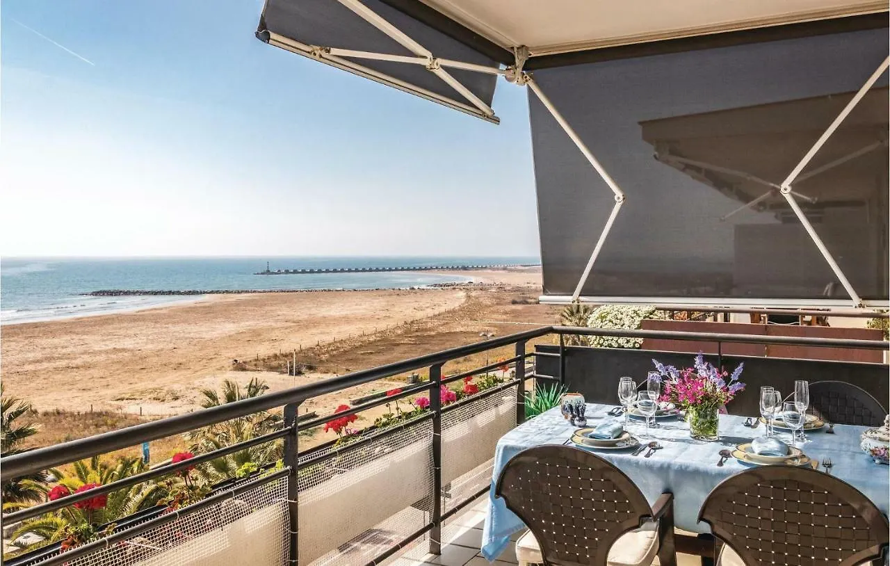 3 Bedroom Nice Apartment In Cubelles